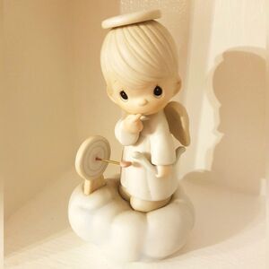 PRECIOUS MOMENTS "Sending My LOVE” Porcelaine Figurine * 1995 NEW